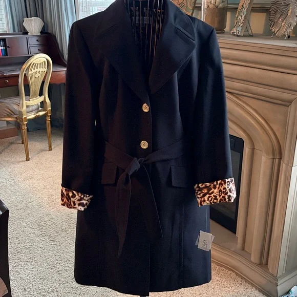 Kasper 2 Piece Classic Pant Suit - Picture 4 of 15